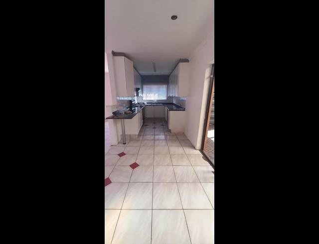 3 BEDROOM HOUSE FOR SALE IN LENASIA EXT 2